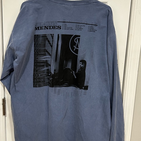 Shawn Mendes ‘Illuminate’ Album Dark Blue Long Sleeve Shirt Size XL - Picture 4 of 4
